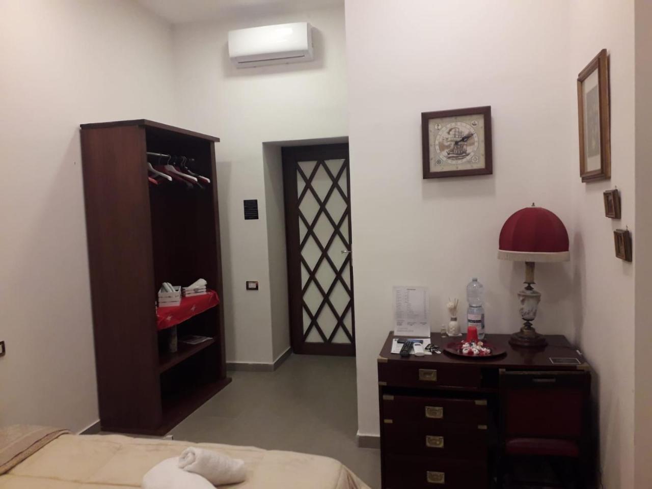 نابولي Room Don Carlo المظهر الخارجي الصورة